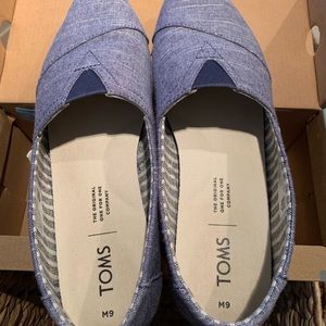 Toms navy rugged canvas size 9 blue